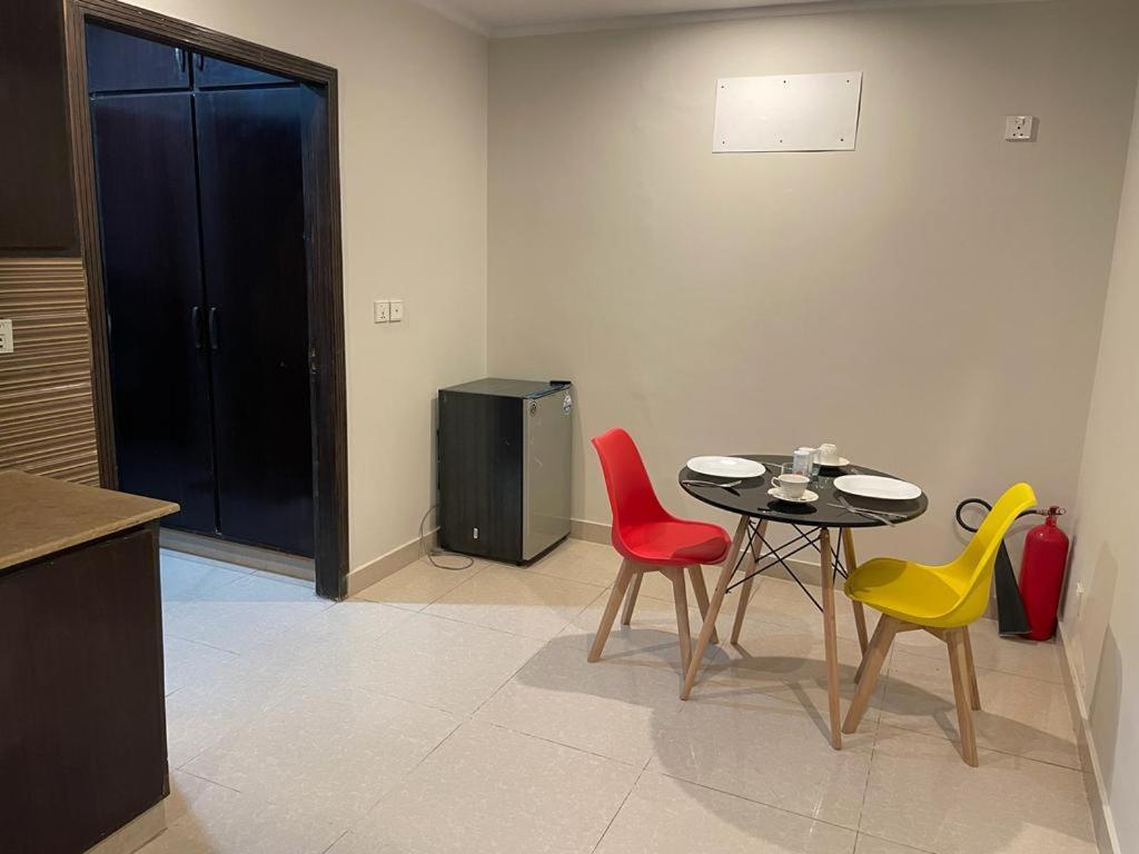 Appartamento Marine Tower Rawalpindi Esterno foto